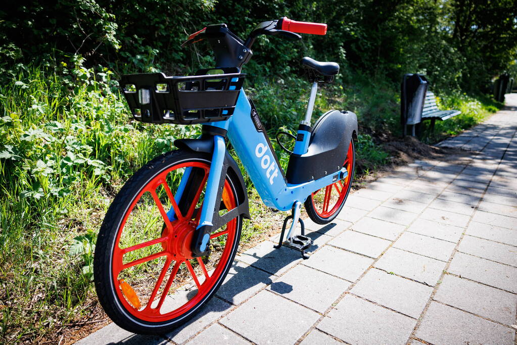 Elektrische deelfiets opnieuw in brand gestoken