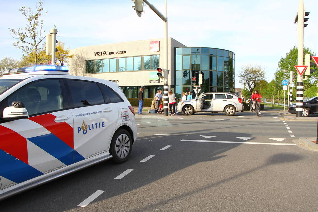 Omstanders schieten te hulp bij ongeval