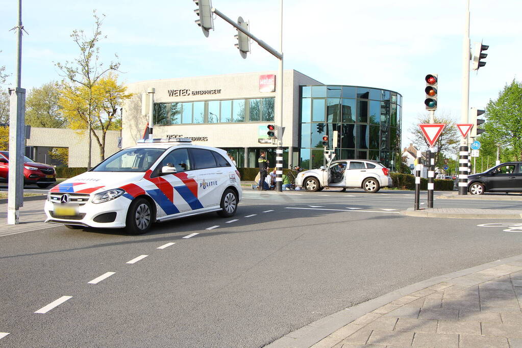 Omstanders schieten te hulp bij ongeval