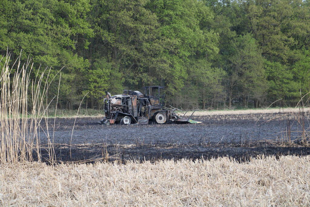 Graanveld grootdeel verwoest vanwege brand