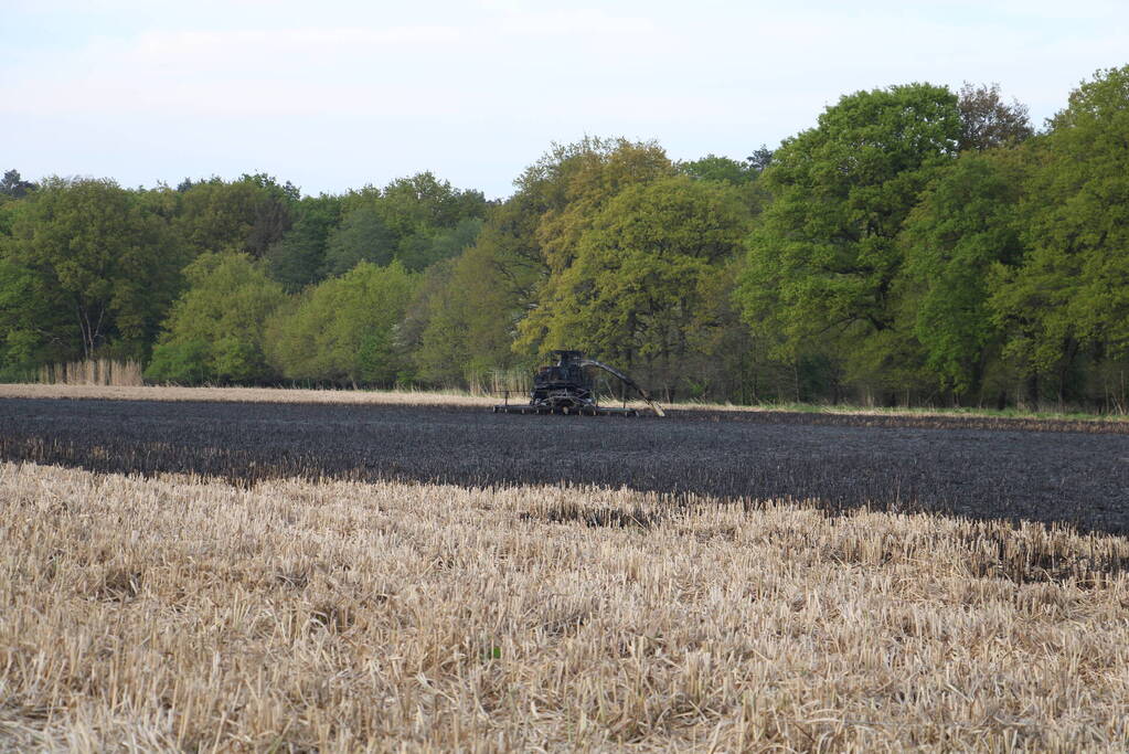 Graanveld grootdeel verwoest vanwege brand
