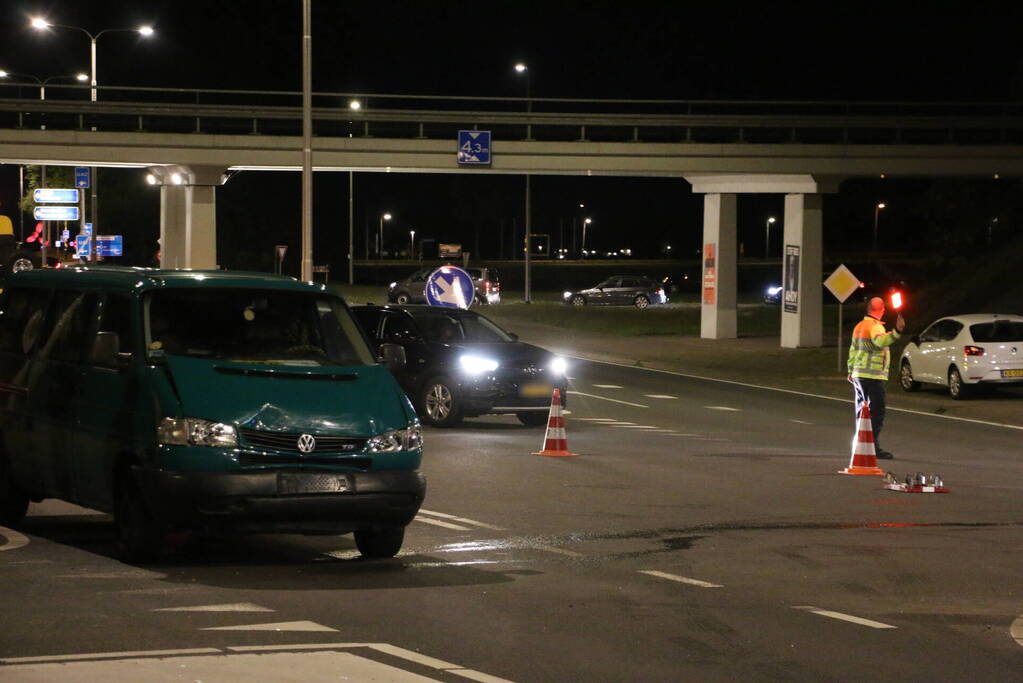 Flinke schade na aanrijding met politieauto