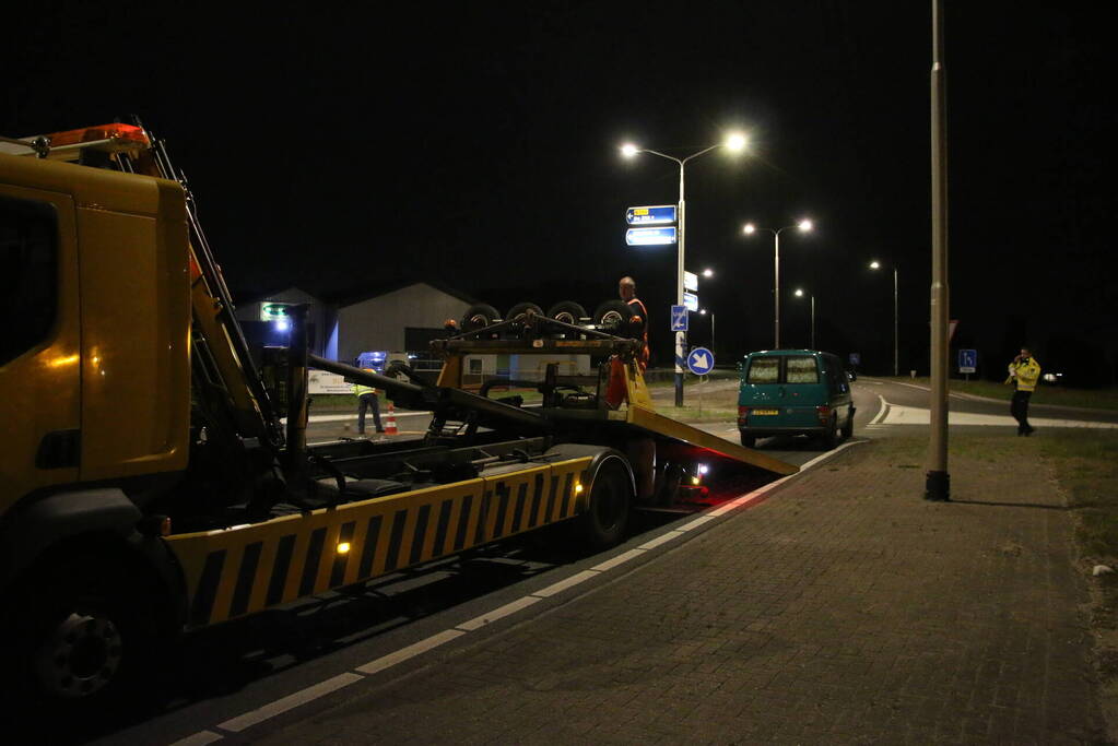 Flinke schade na aanrijding met politieauto