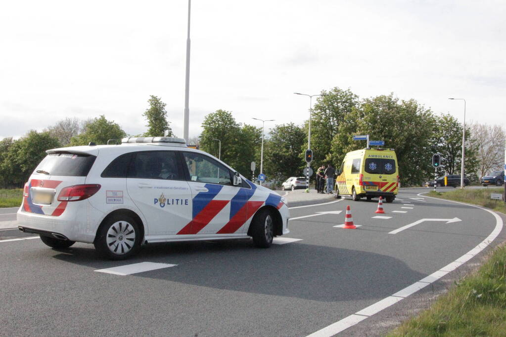 Schade na ongeval tussen twee voertuigen