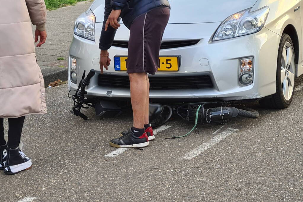 Fietser gewond bij aanrijding met auto