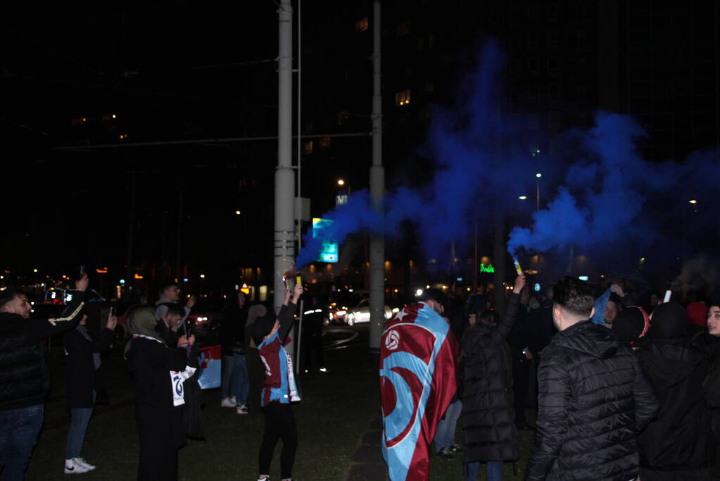 Turken vieren kampioenschap in centrum van Rotterdam