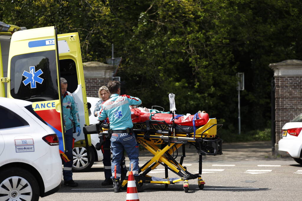 Fietser ernstig gewond bij aanrijding met auto