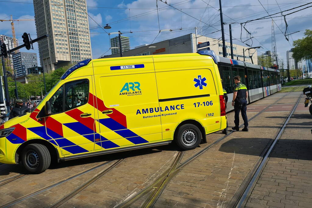 Scooterrijder gewond bij botsing met tram