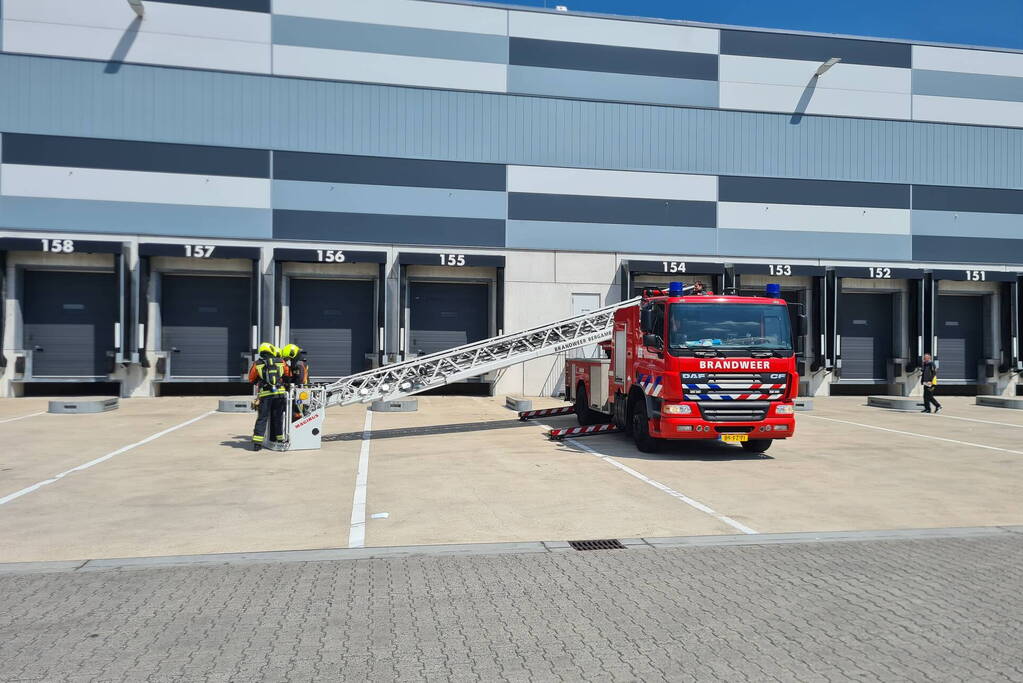 Brand op dak van distributiecentrum Lidl