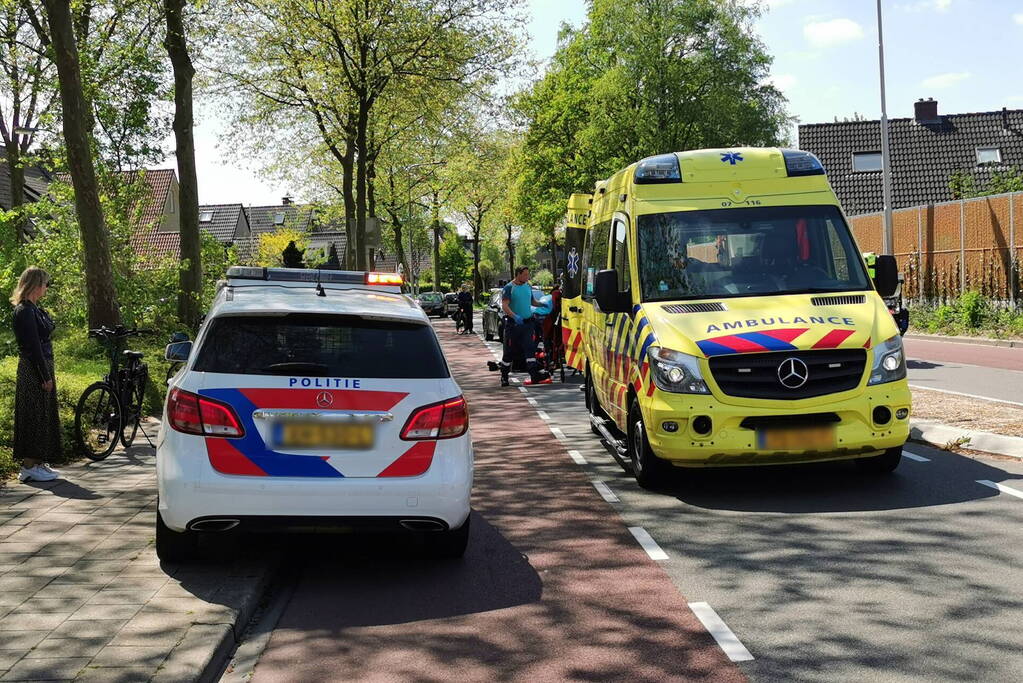Fietser ernstig gewond bij botsing met auto
