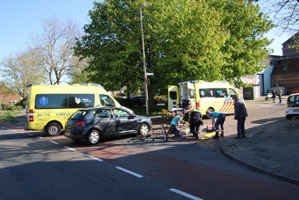 Fietsster geschept door automobilist