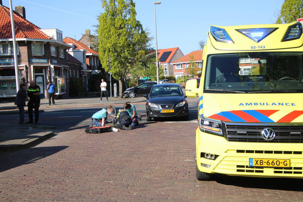 Fietsster geschept door automobilist