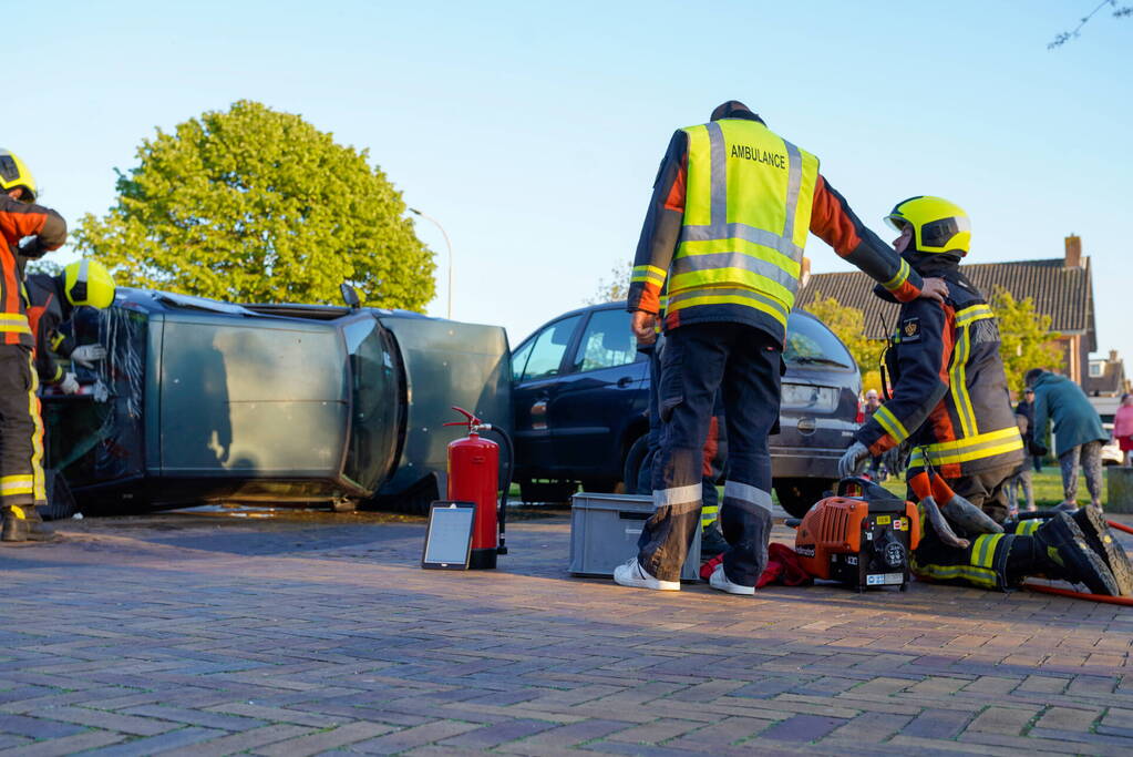 Spectaculaire brandweeroefening trekt veel bekijks