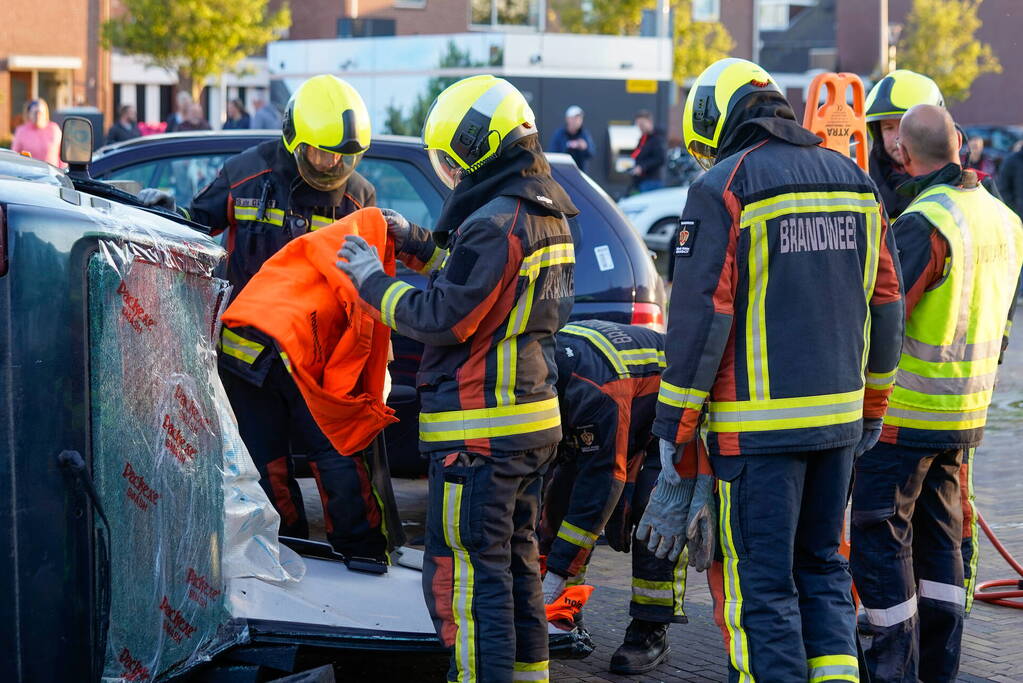 Spectaculaire brandweeroefening trekt veel bekijks