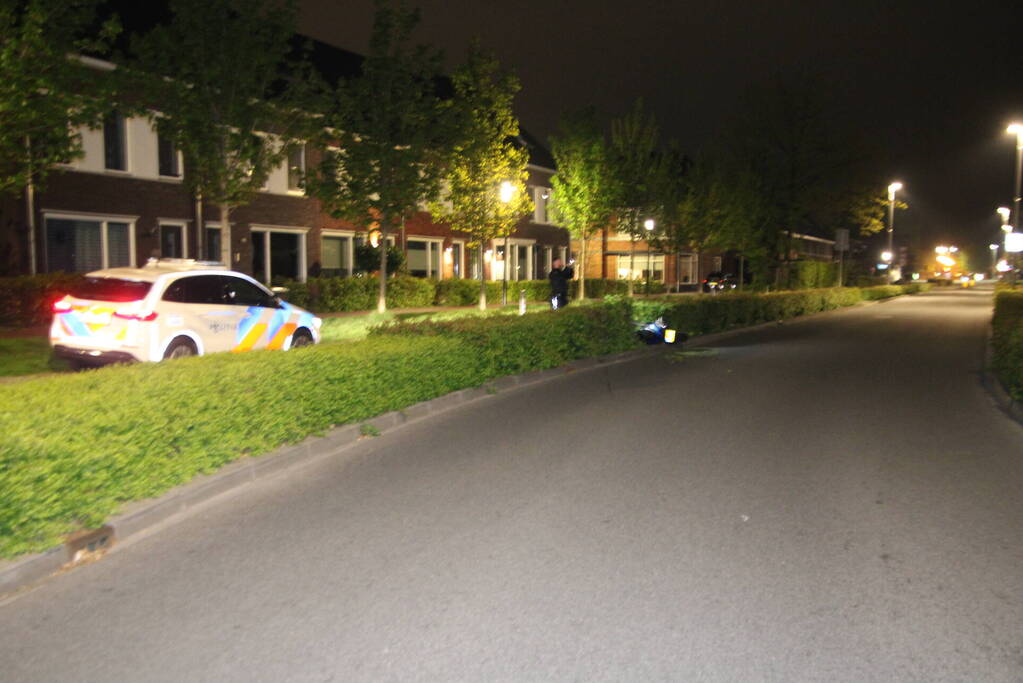 Tweetal op gestolen motor crashen na achtervolging