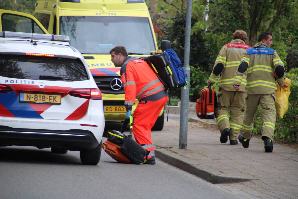 Traumahelikopter landt op grasveld Staatsliedenwijk