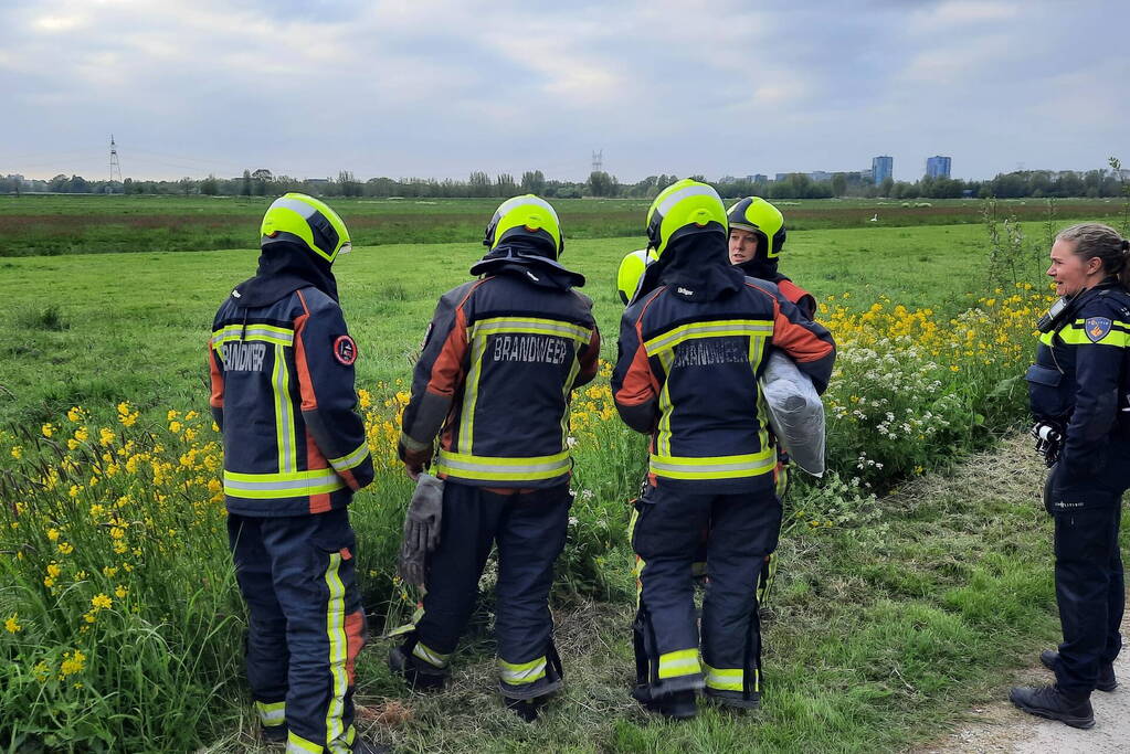 Zoekactie na aantreffen van schoen in slootkant