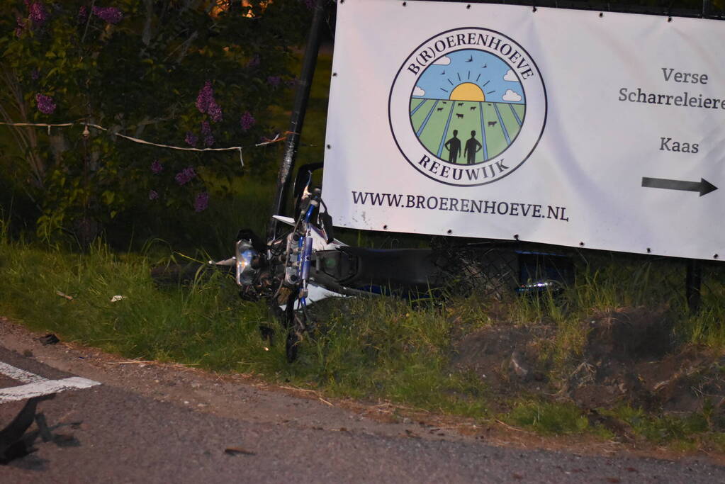 Auto belandt in sloot na achtervolging