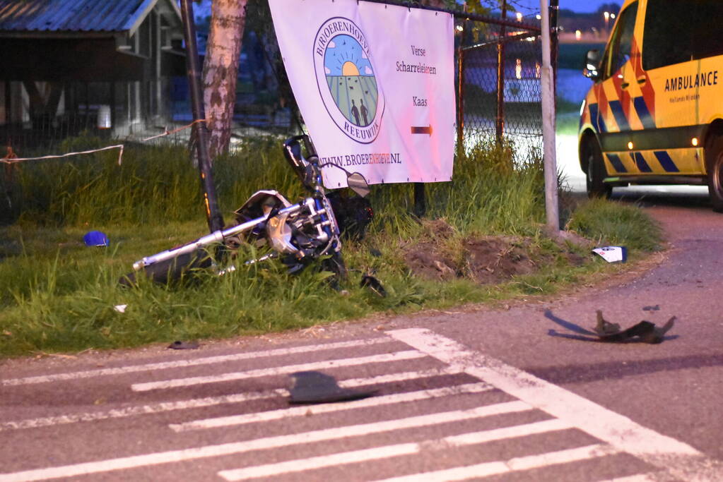 Auto belandt in sloot na achtervolging