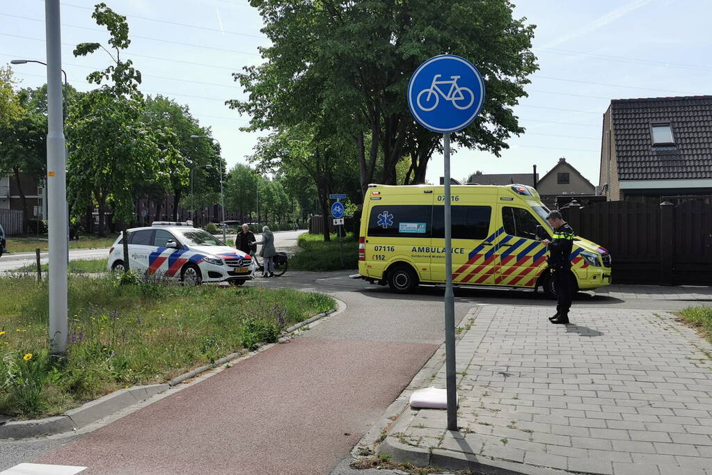 Fietser aangereden op rotonde