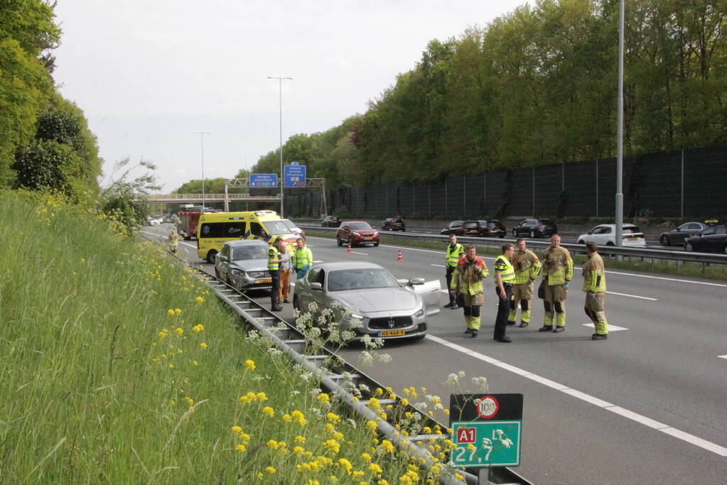 Maserati raakt beschadigd bij kop-staart aanrijding