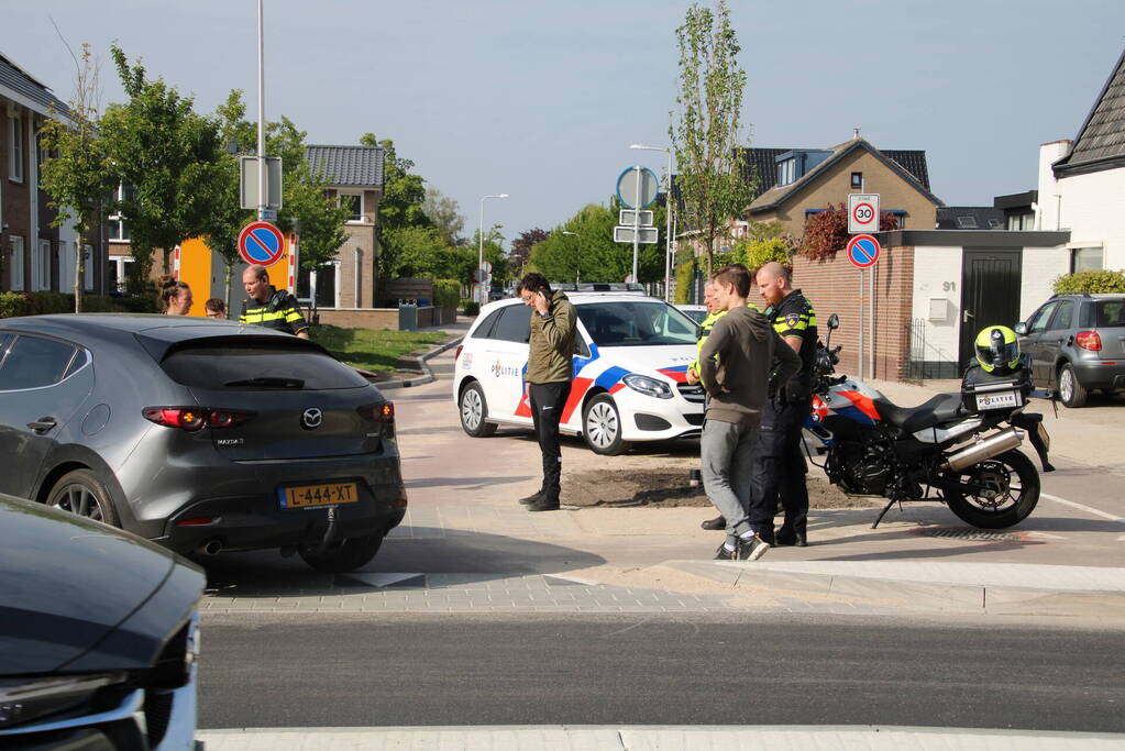 Scooterrijder gewond bij botsing met personenauto