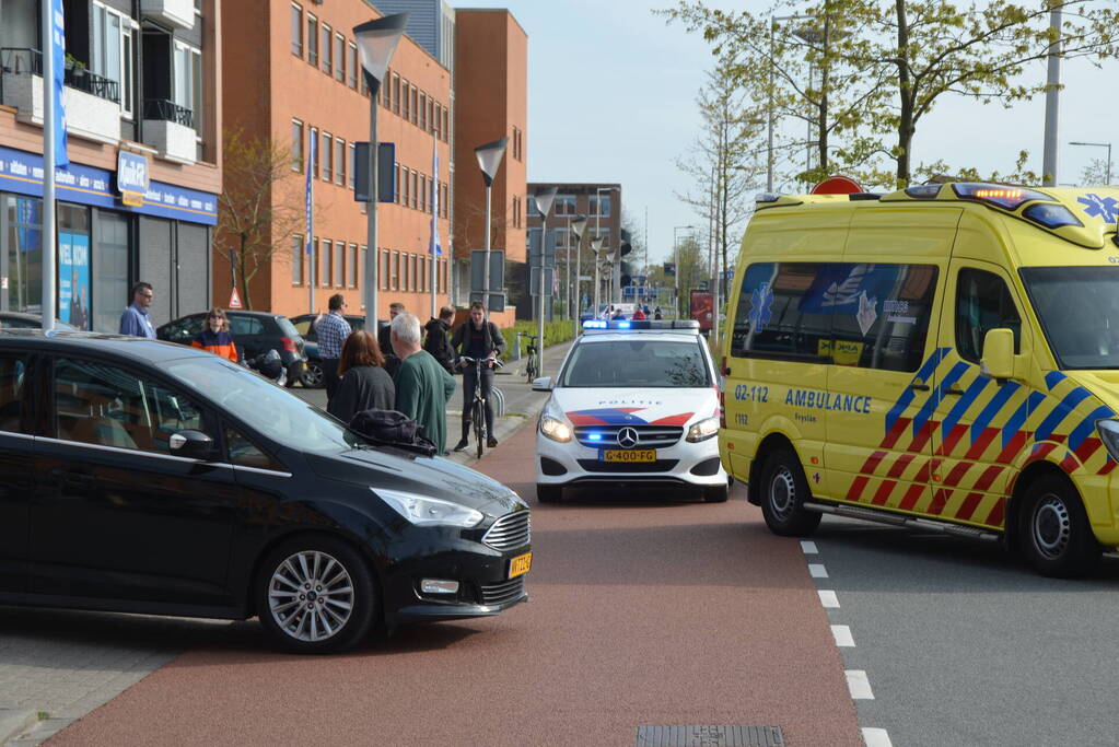 Fietser aangereden door auto