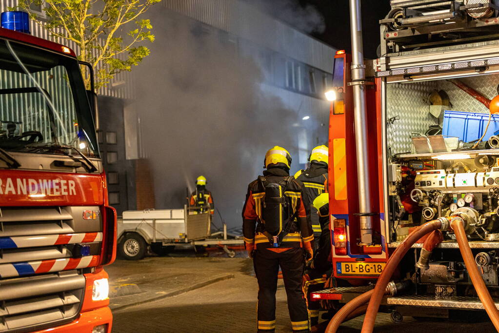 Grote uitslaande brand in wasserette
