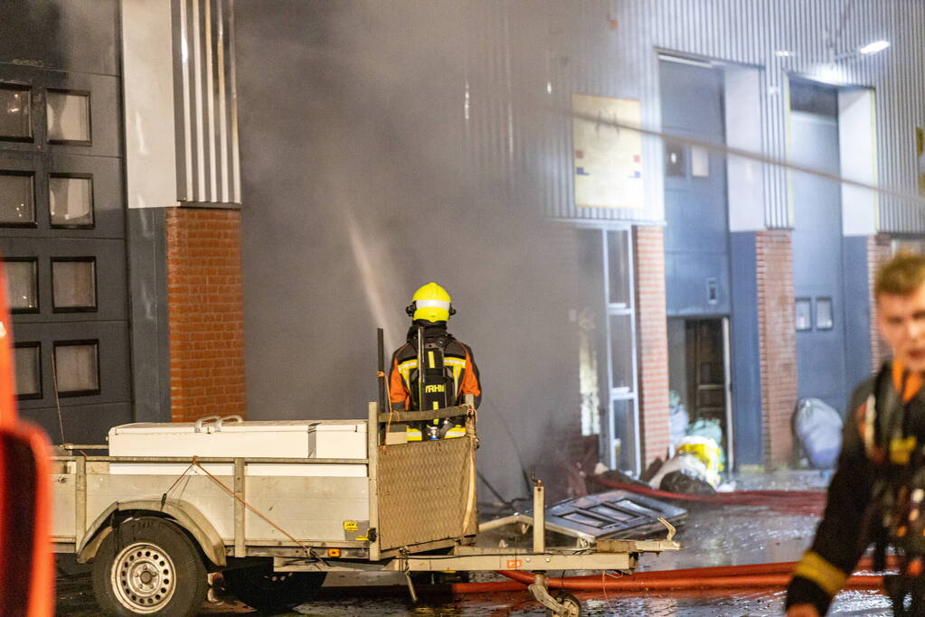 Grote uitslaande brand in wasserette