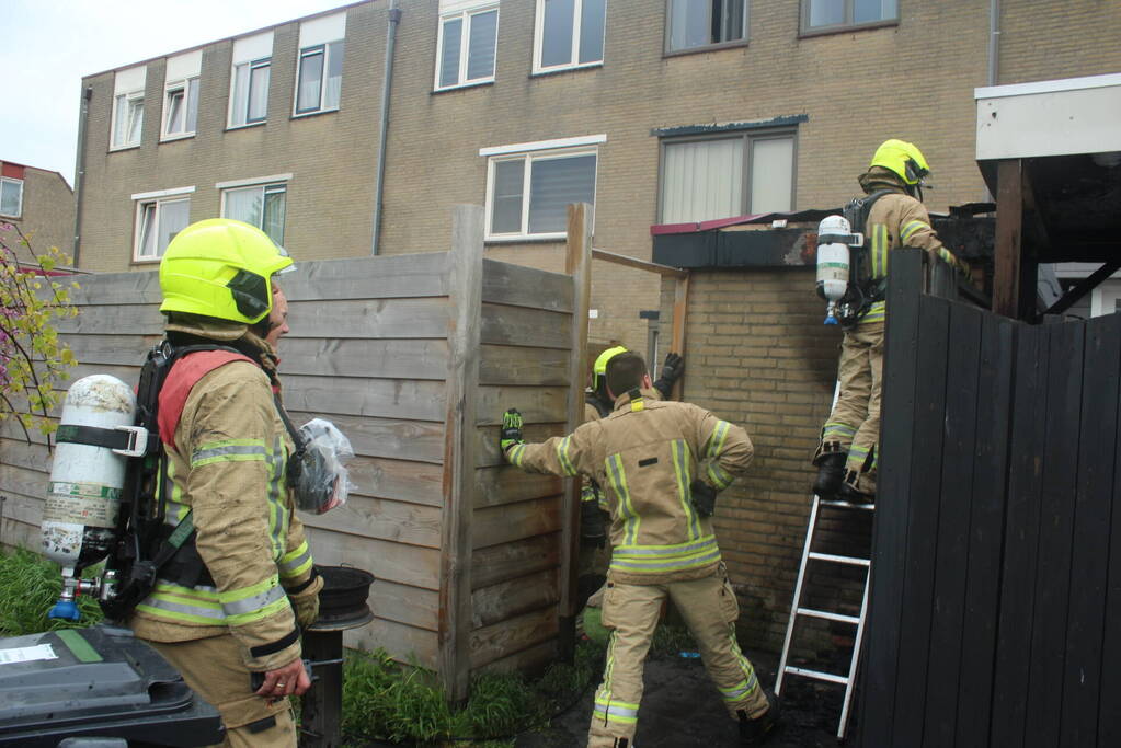Schuur en schutting lopen brandschade op