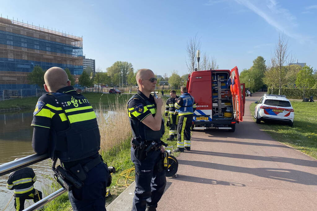 Zoekactie na aantreffen fiets in water