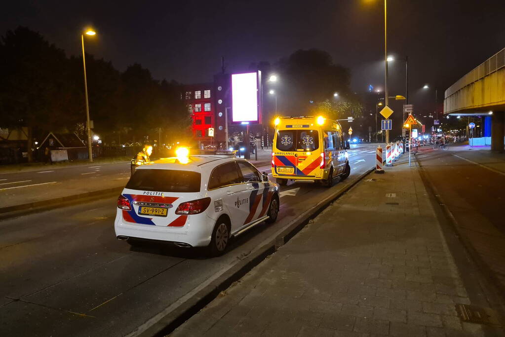 Persoon naar ziekenhuis na val in Nieuwe Maas