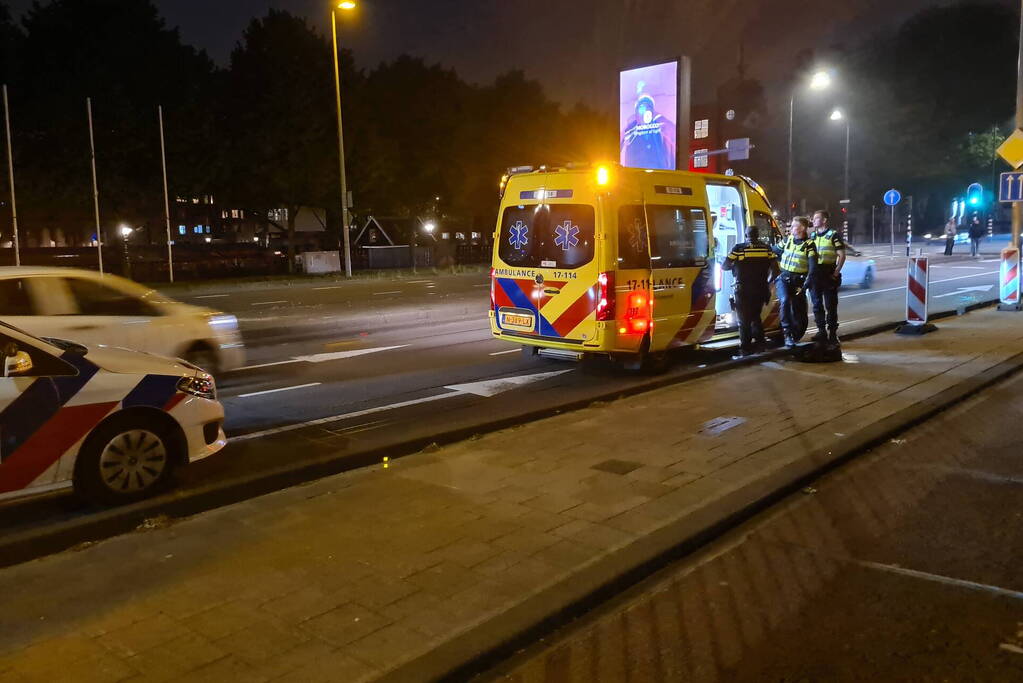 Persoon naar ziekenhuis na val in Nieuwe Maas