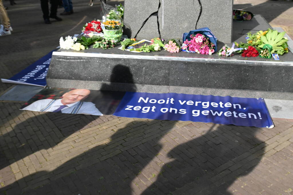 Honderden herdenken Pim Fortuyn