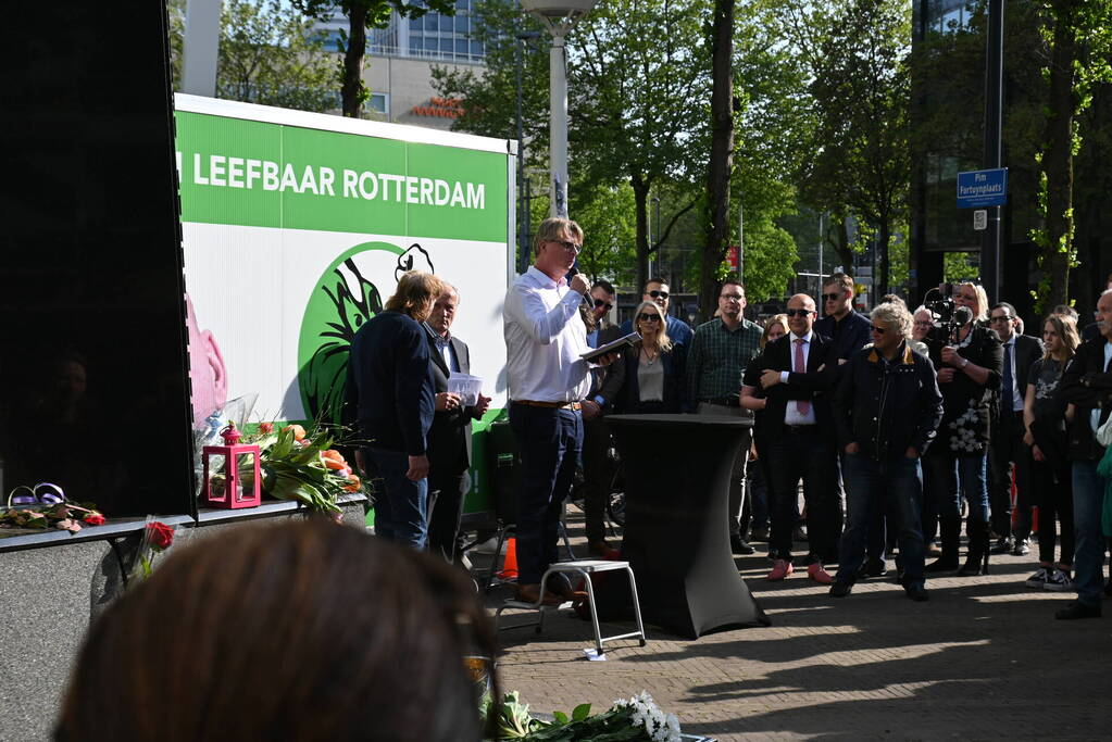 Honderden herdenken Pim Fortuyn