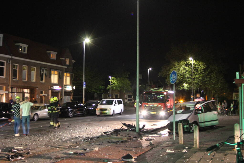 Zwaar gewonde bij frontale crash