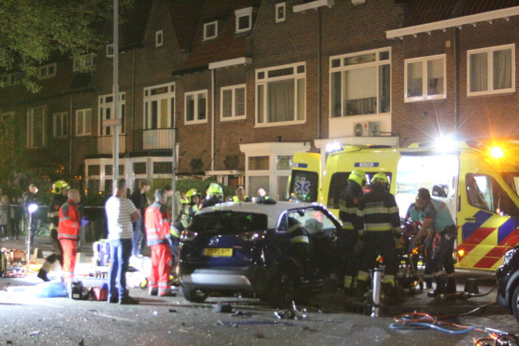 Zwaar gewonde bij frontale crash