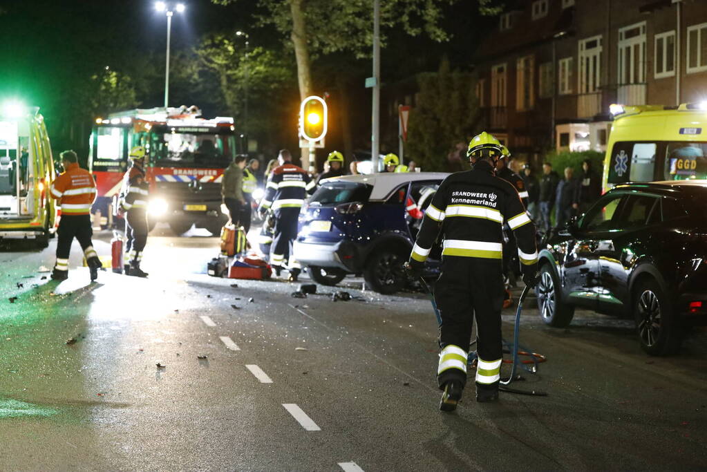 Zwaar gewonde bij frontale crash