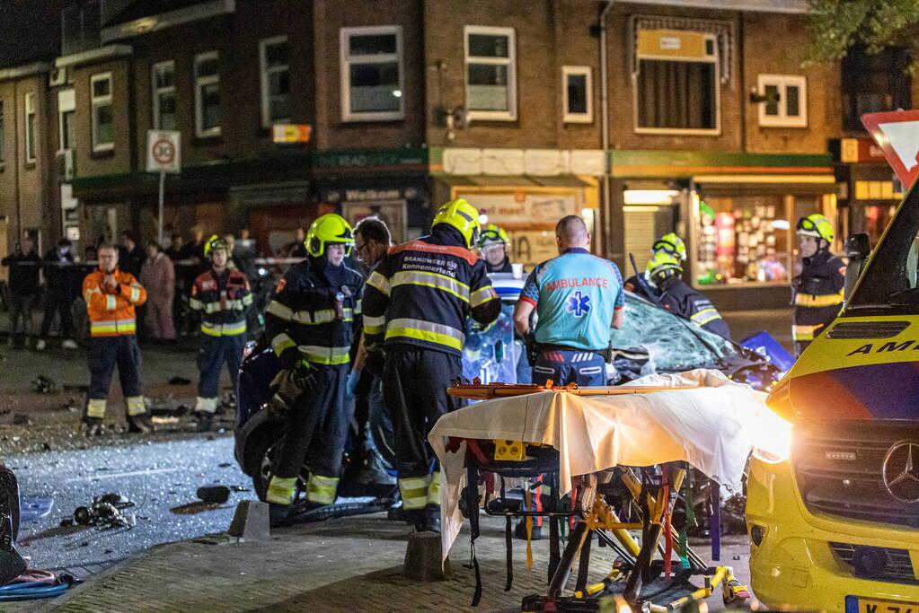 Zwaar gewonde bij frontale crash