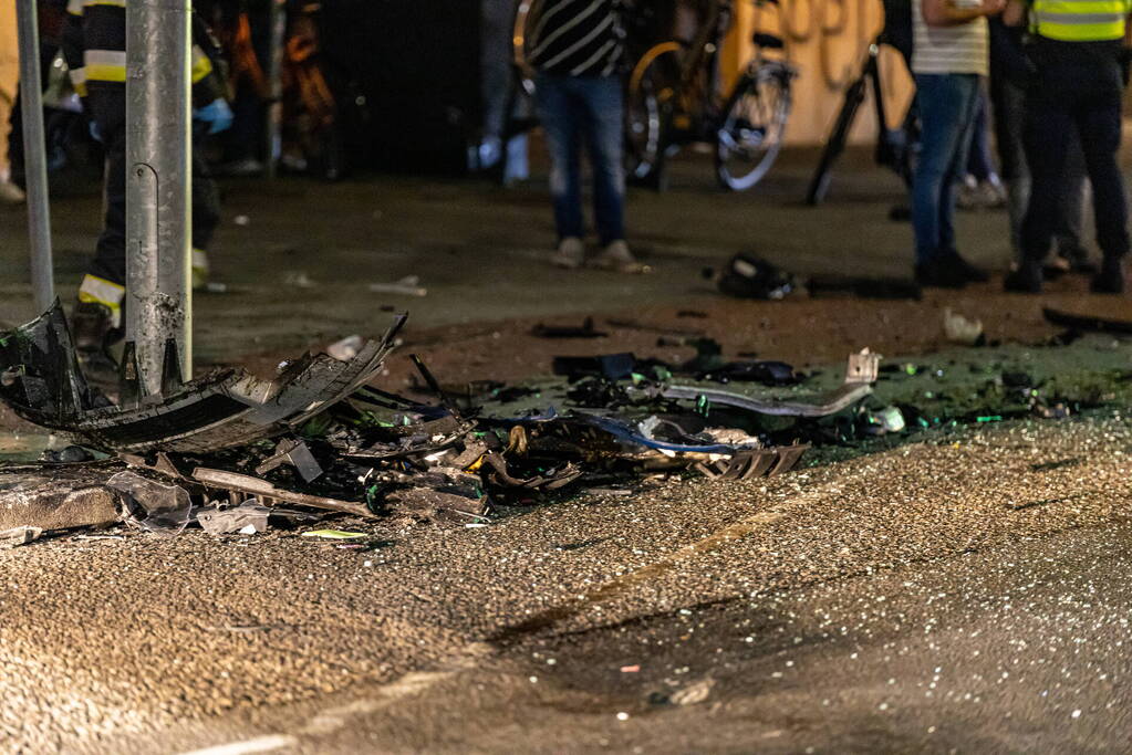 Zwaar gewonde bij frontale crash