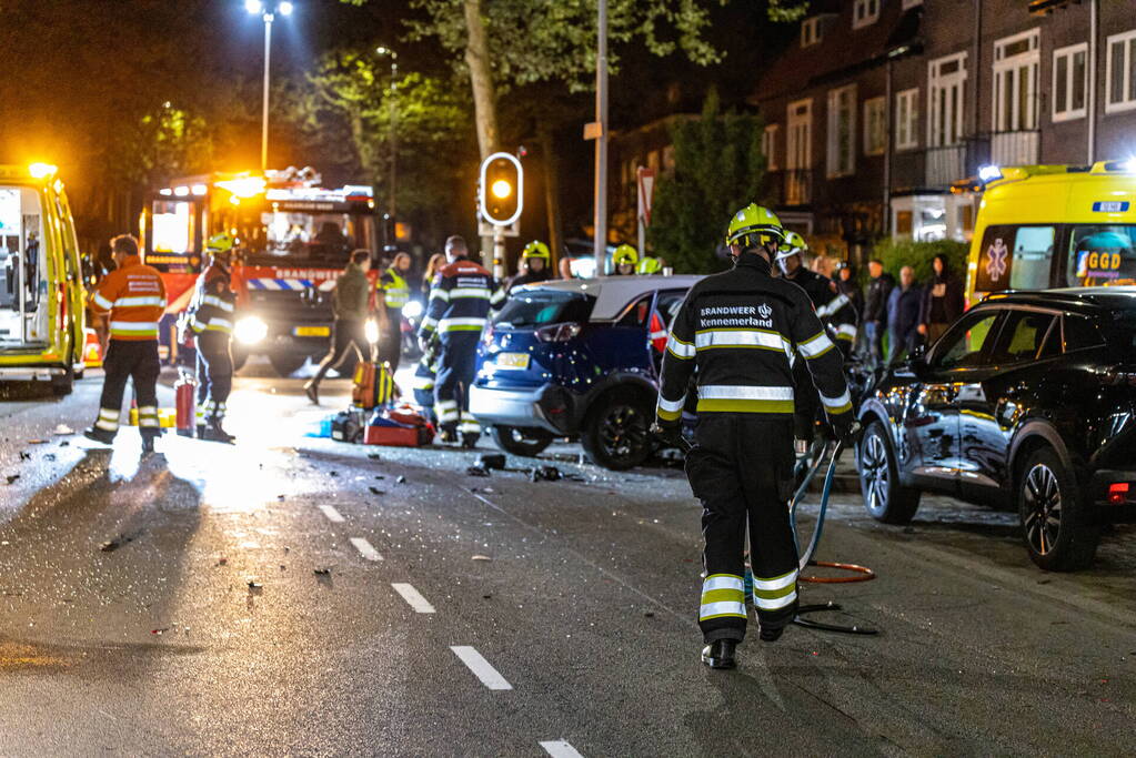 Zwaar gewonde bij frontale crash