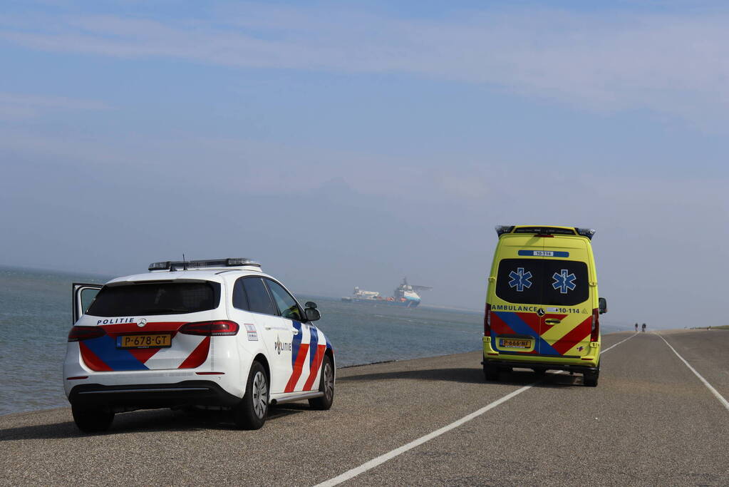 Persoon gewond na te water raken