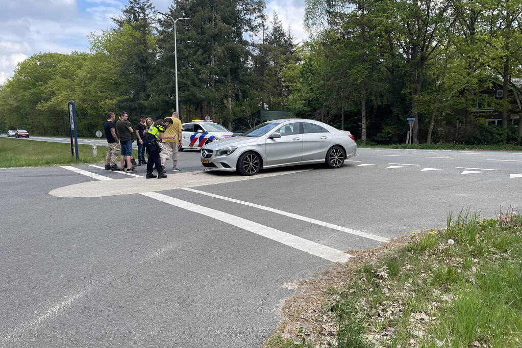 Veel schade na botsing tussen twee auto's