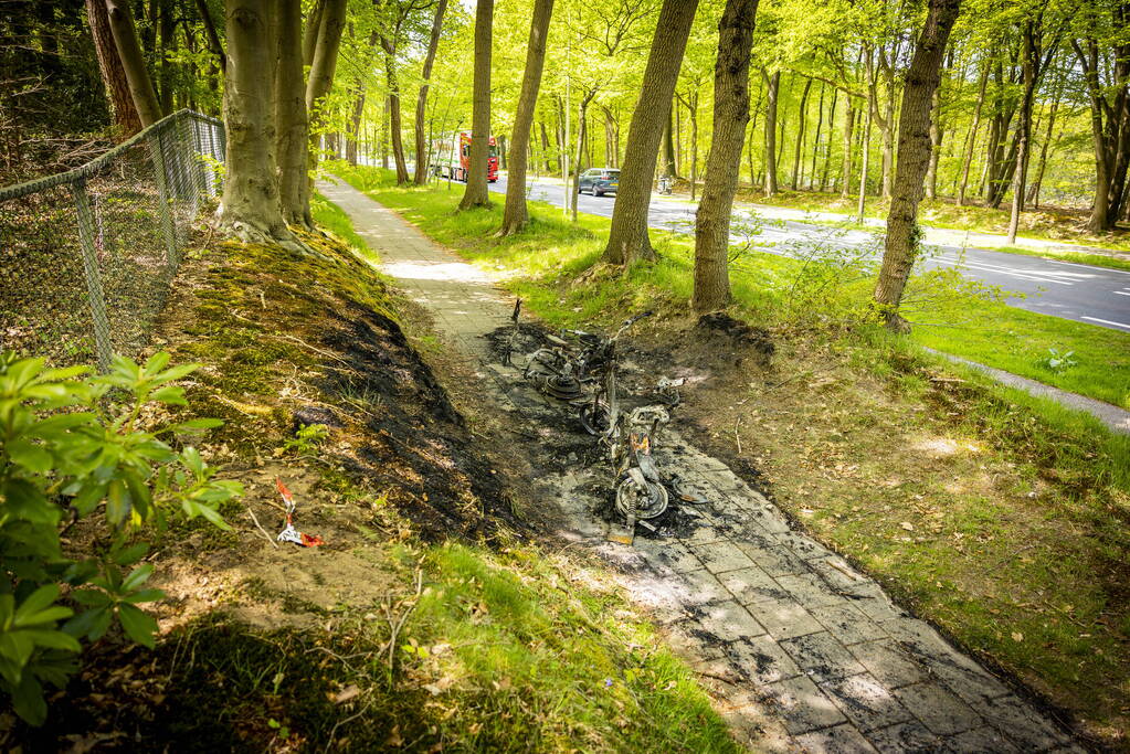 Opnieuw gaan Go Sharing-deelscooters in vlammen op