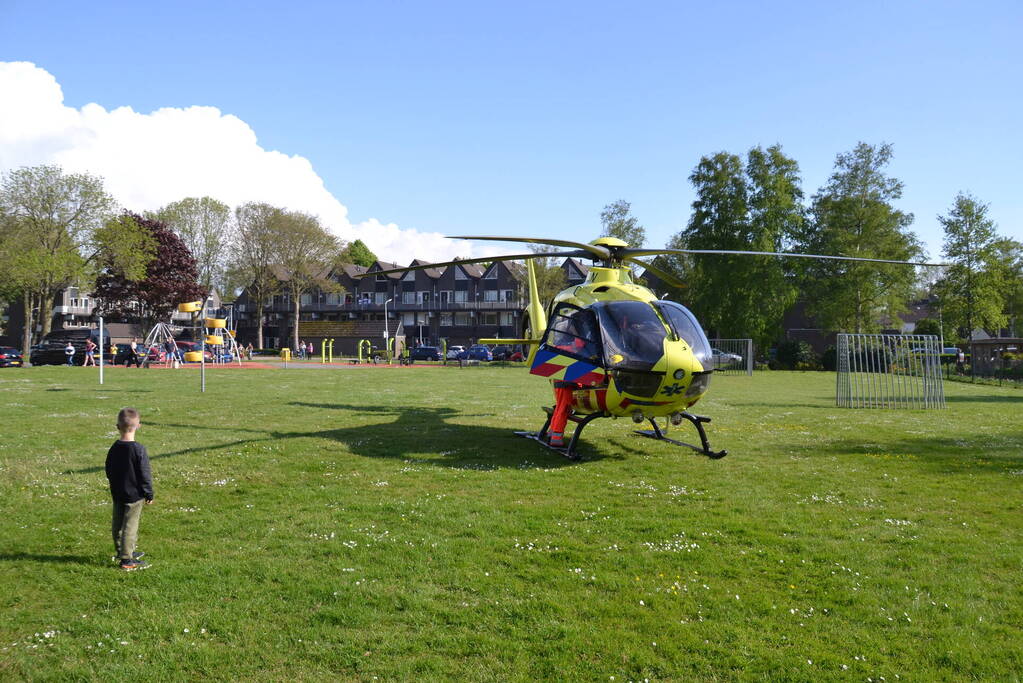 Traumahelikopter trekt veel bekijks