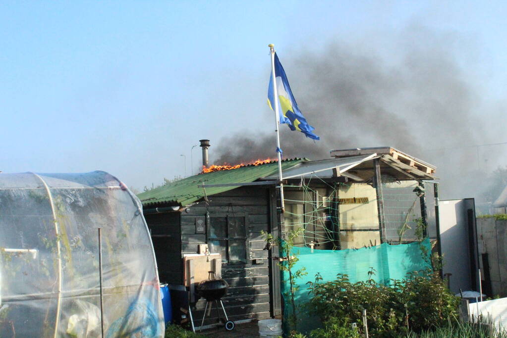Uitslaande brand in tuinhuis