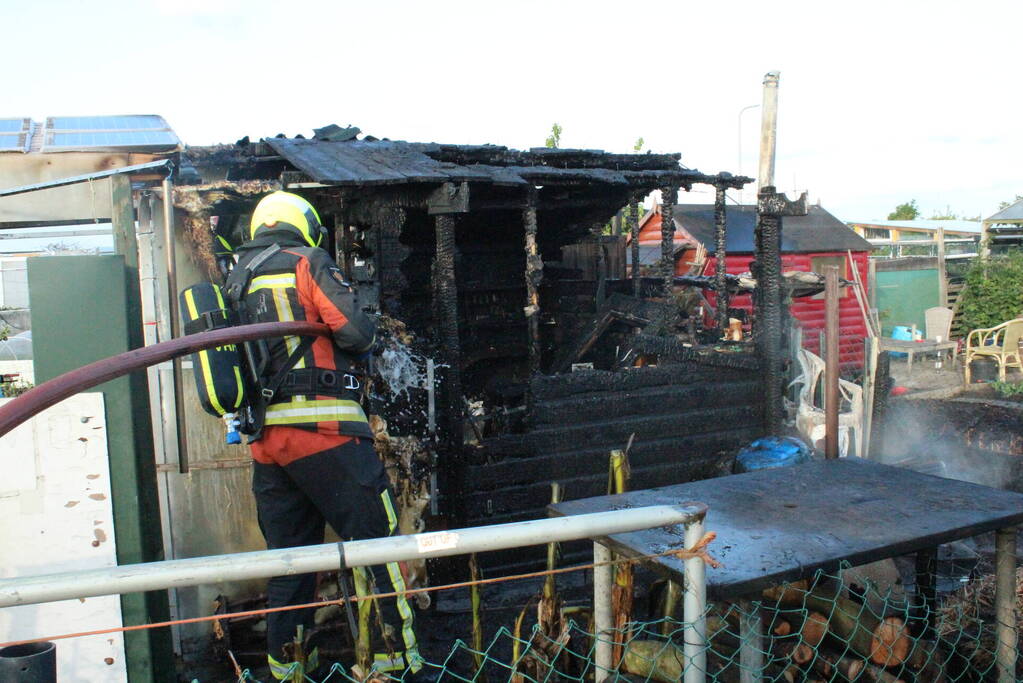 Uitslaande brand in tuinhuis
