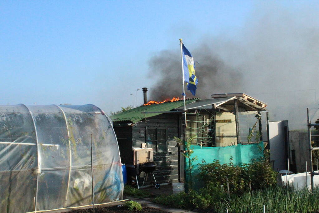 Uitslaande brand in tuinhuis
