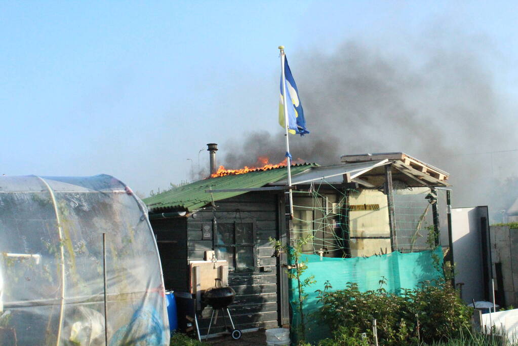 Uitslaande brand in tuinhuis