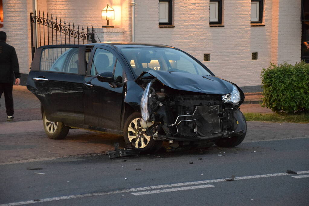 Veel schade bij ongeval met motorrijder